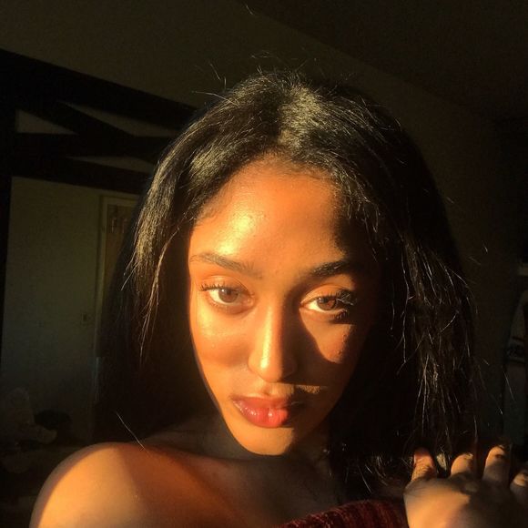 Meet your Posher, Chadia - Picture 1 of 1